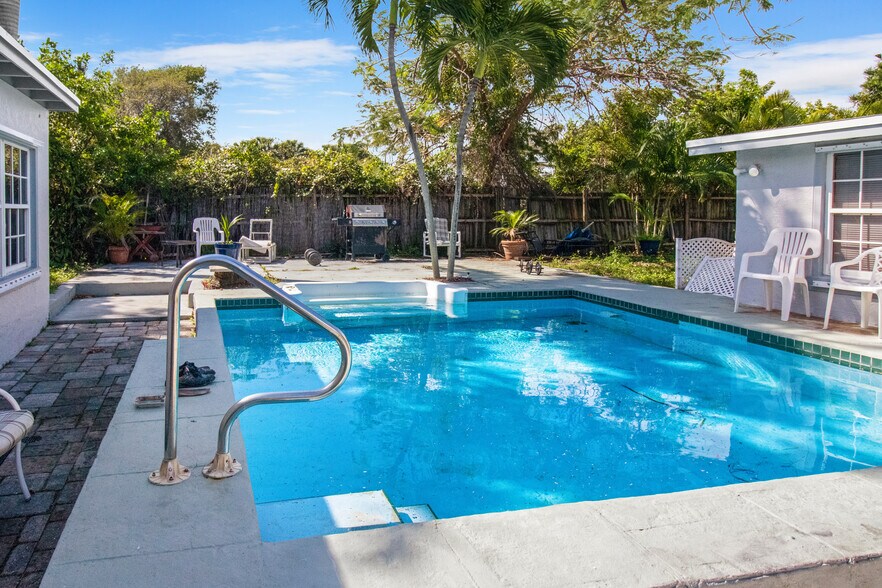 More Photos Of 3570 N Old Dixie Hwy, Delray Beach Apartments For Sale