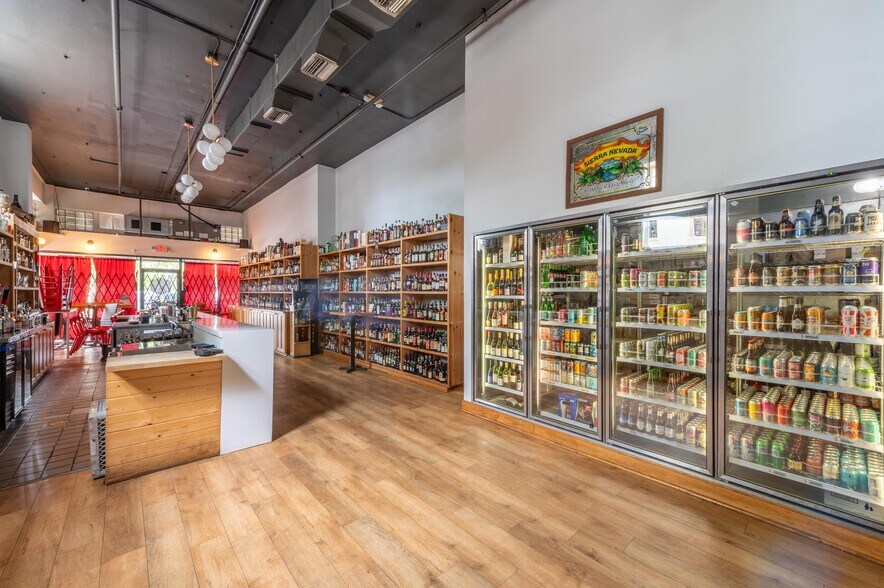 More Photos Of 2002-2006 San Marco Blvd, Jacksonville Storefront Retail Office For Sale