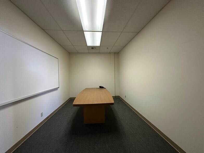 More Photos Of 1201 N 96th St, Seattle Warehouse For Lease