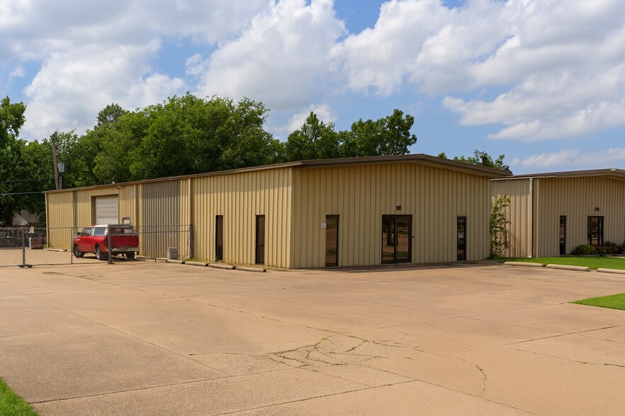 Primary Photo Of 108 S 109th East Ave, Tulsa Warehouse For Lease