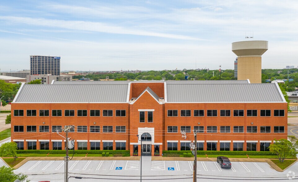 More Photos Of 4600 Greenville Ave, Dallas Office For Lease