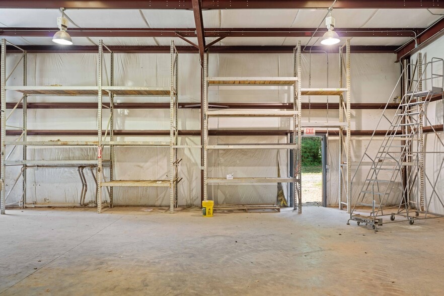 More Photos Of 533 Crest Dr, Easley Industrial For Sale