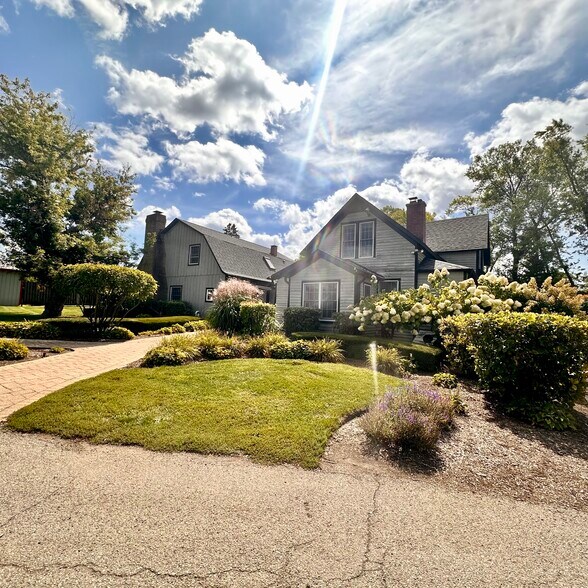 More Photos Of 1350 N Old Rand Rd, Wauconda Warehouse For Lease