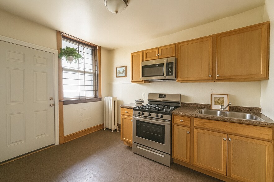 More Photos Of 1901 W Garfield Blvd, Chicago Apartments For Sale