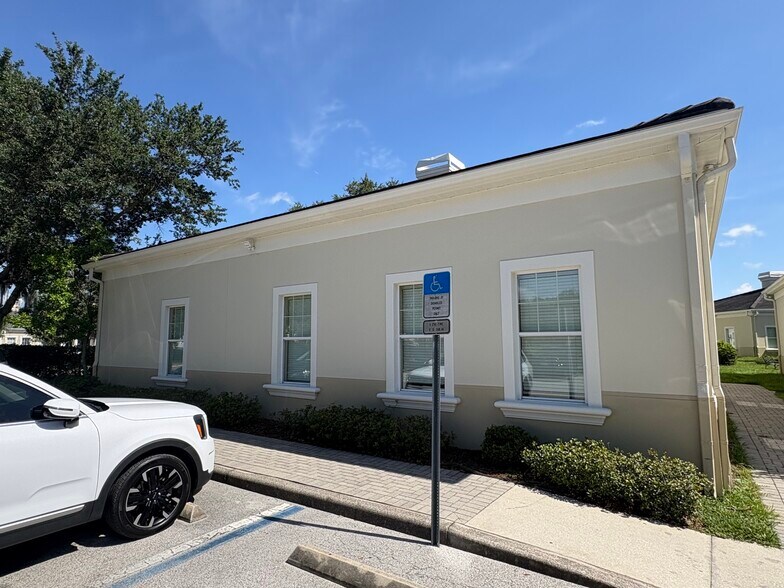 More Photos Of 5334 Primrose Lake Cir, Tampa Office For Lease