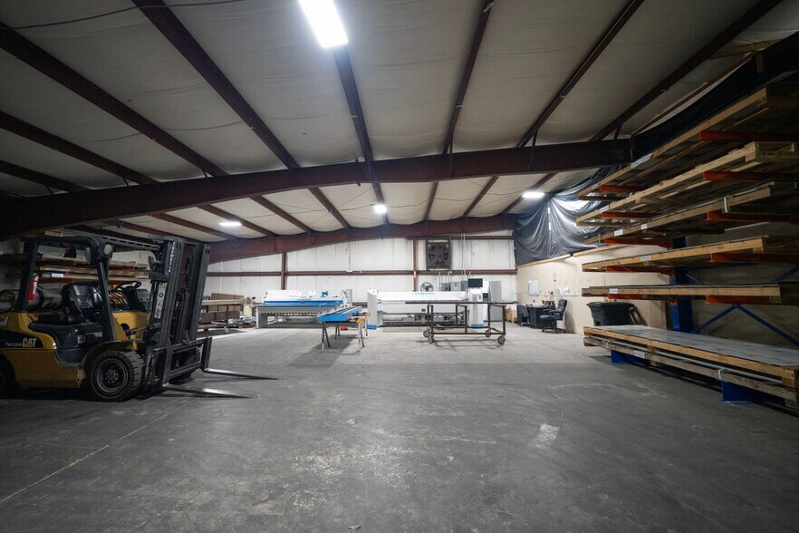 More Photos Of 25451 Fortran Dr, Punta Gorda Warehouse For Sale