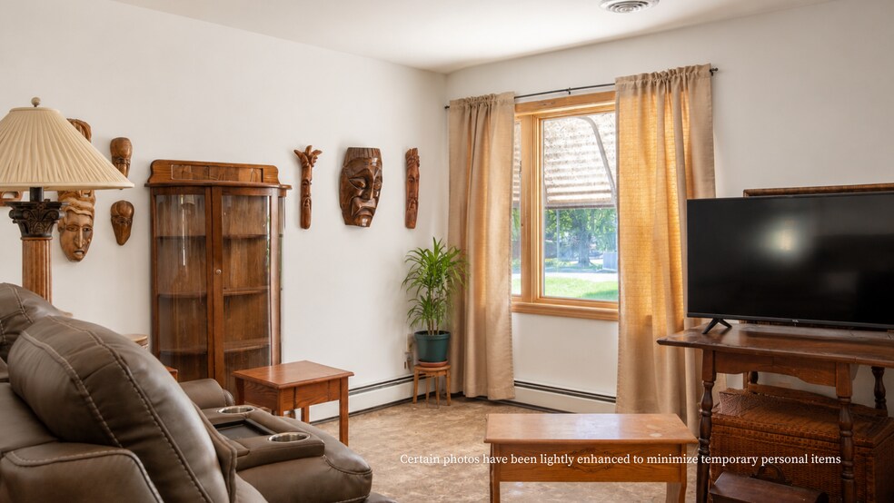 More Photos Of 113 Pine River St, Redgranite Service Station For Sale