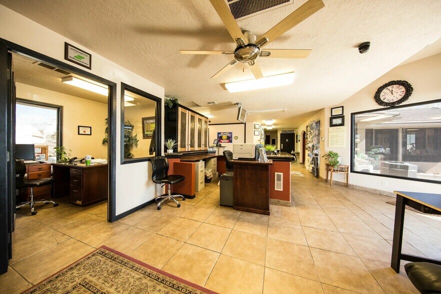 More Photos Of 1210 W State St, Hurricane General Retail For Lease