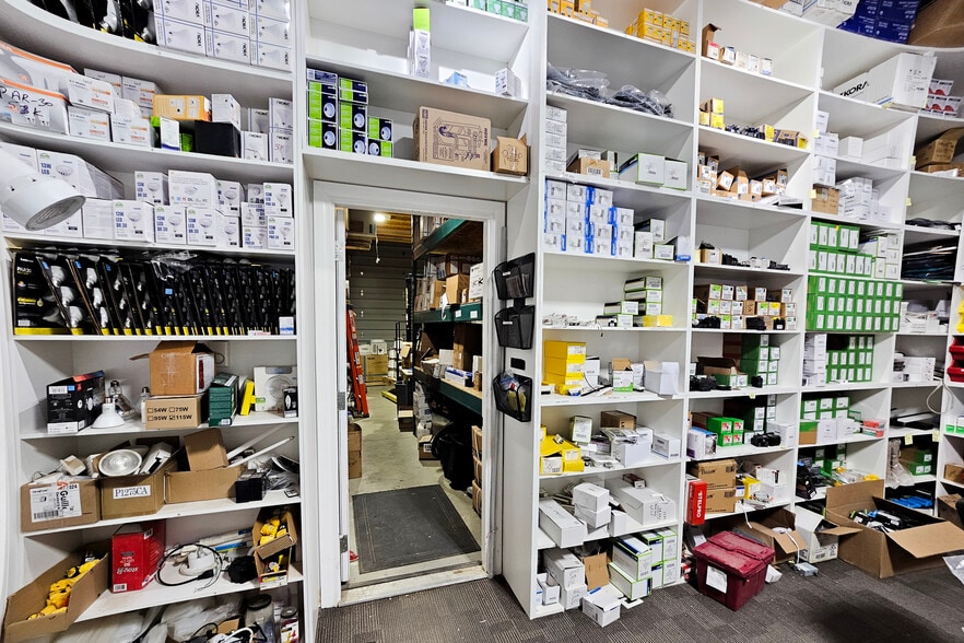 More Photos Of 2920 Ellwood Dr SW, Edmonton Warehouse For Sale