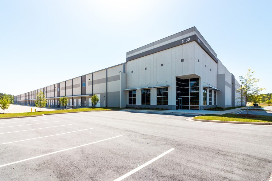 More Photos Of 2000 Logistics Center Dr, Fairburn Distribution For Lease