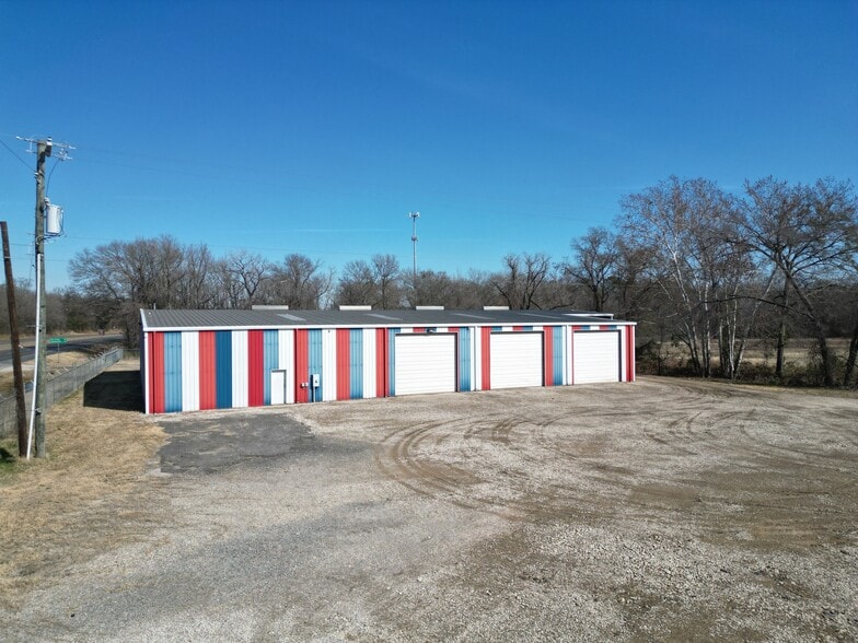 More Photos Of 5152 US Highway 271, Tyler Showroom For Sale