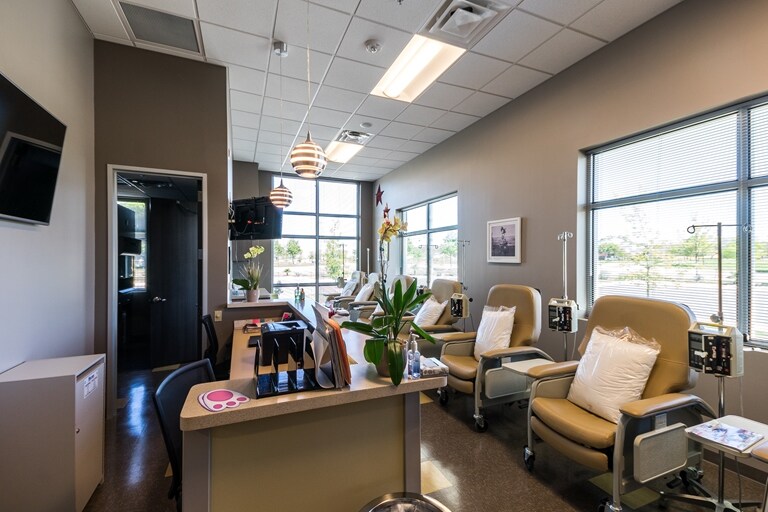 More Photos Of 8019 S New Braunfels Ave, San Antonio Medical For Lease