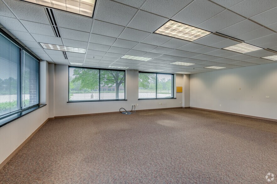 More Photos Of 11800 W Park Pl, Milwaukee Office For Lease