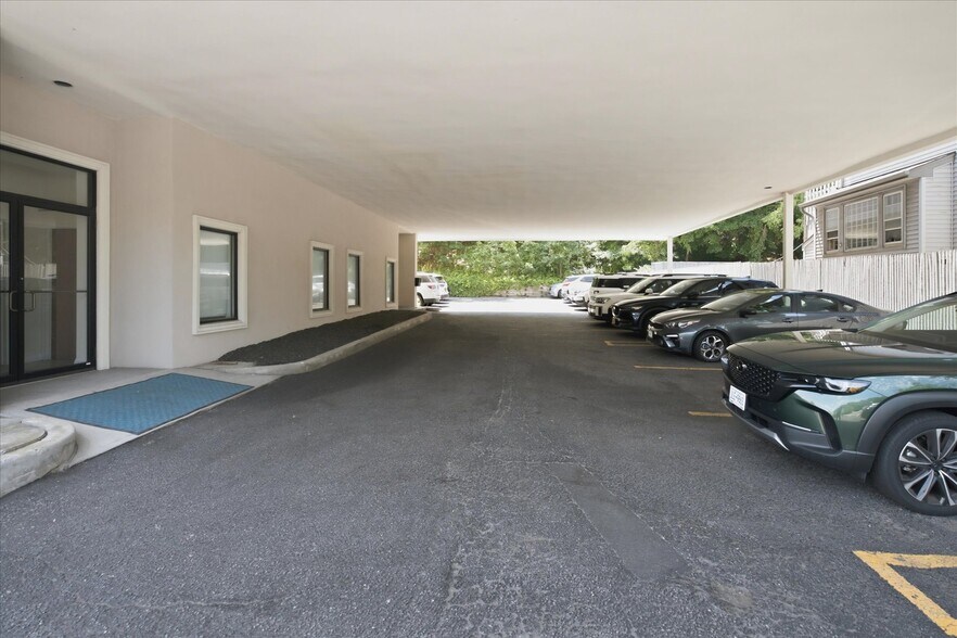 More Photos Of 1038 West Jericho Tpke, Smithtown Office For Sale