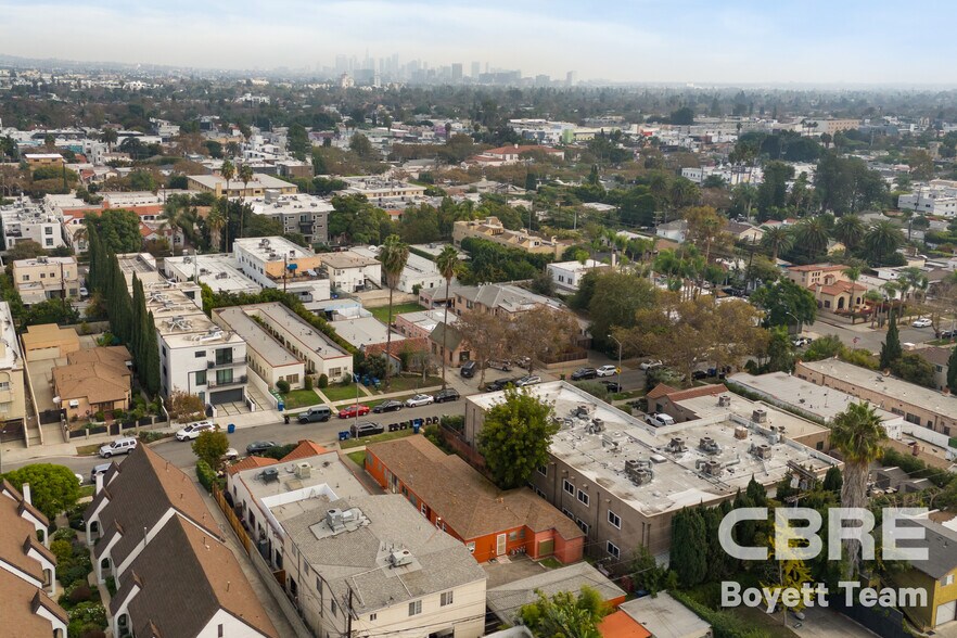 More Photos Of 833 N Poinsettia Pl, Los Angeles Apartments For Sale