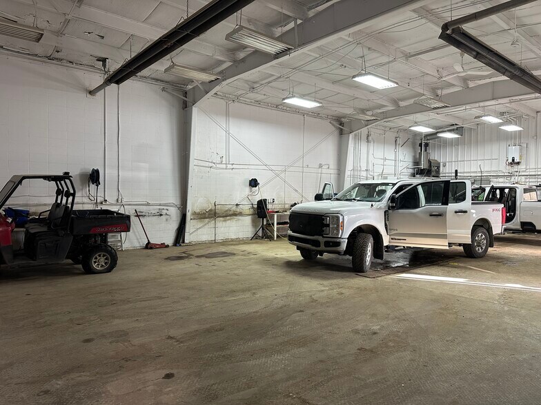 More Photos Of 12615 100 St, Grande Prairie Light Distribution For Lease