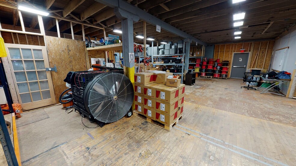 More Photos Of 3501 37th St, Mount Rainier Contractor Storage Yard For Lease