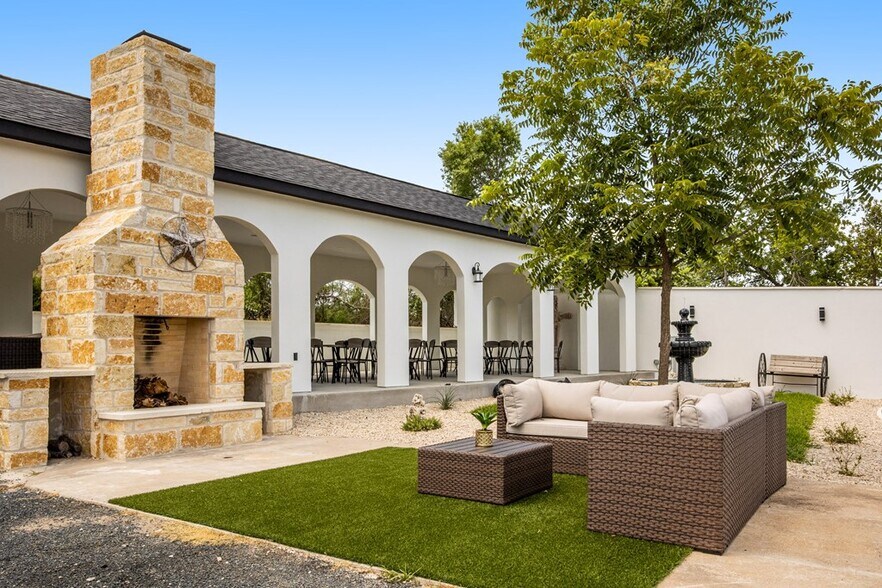 More Photos Of 2565 N State Highway 16, Fredericksburg Specialty For Sale