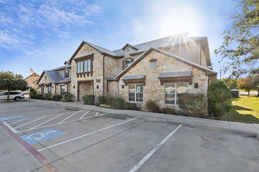 More Photos Of 361 W Byron Nelson Blvd, Roanoke Office For Lease