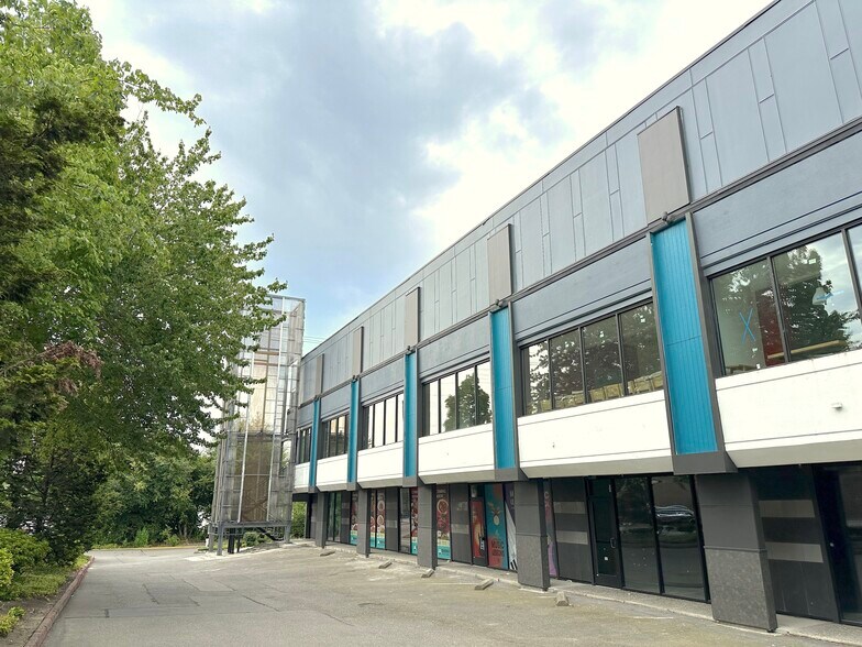 Primary Photo Of 13433 NE 20th St, Bellevue Unknown For Lease