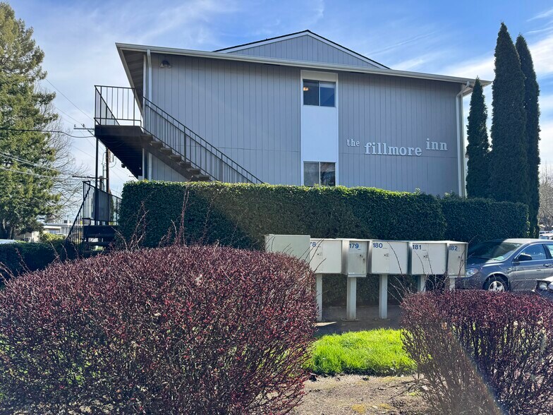 More Photos Of 760 NW 21st St, Corvallis Apartments For Sale