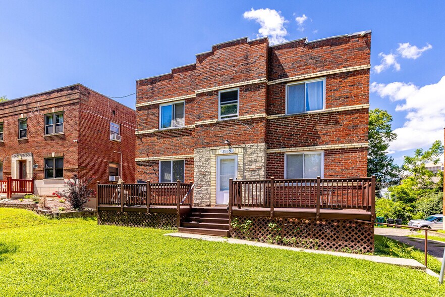 Primary Photo Of 7119 Eastlawn Dr, Cincinnati Apartments For Sale