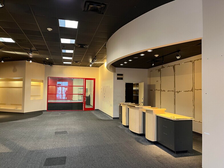 More Photos Of 2650 Highway 6 S, Houston Freestanding For Lease