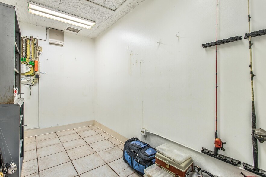 More Photos Of 358 N 6th St, Colton Warehouse For Sale