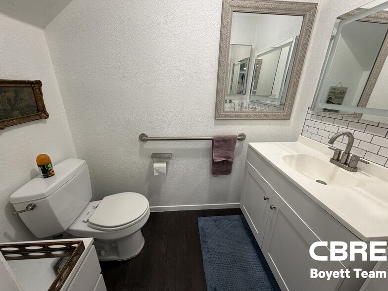 More Photos Of 22607 14th St, Newhall Apartments For Sale