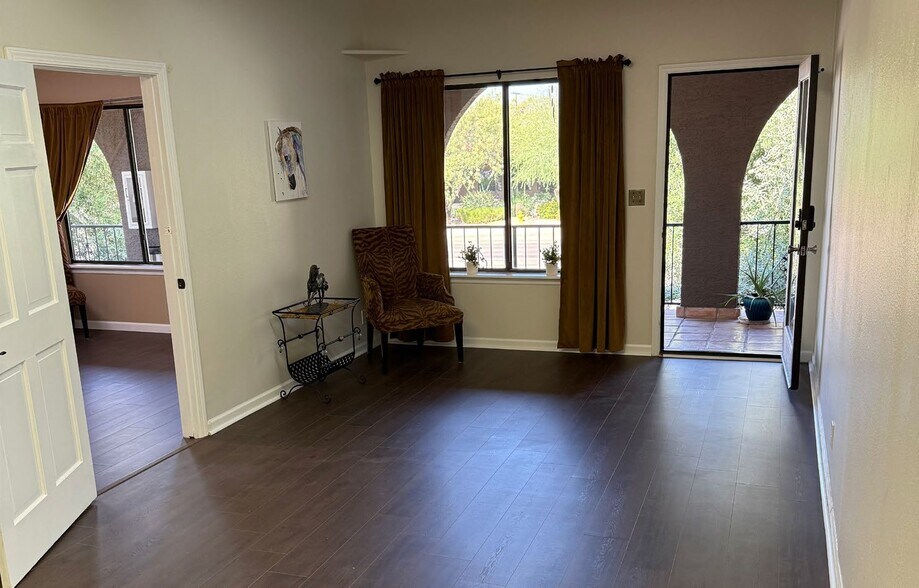 More Photos Of 37608 N Cave Creek Rd, Cave Creek Office For Lease