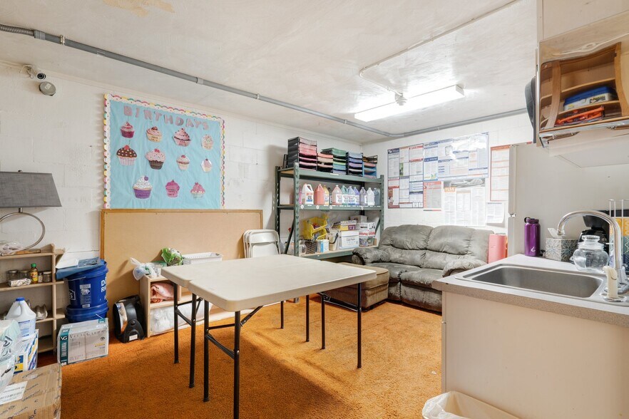 More Photos Of 814 Comstock St, Richland Daycare Center For Sale