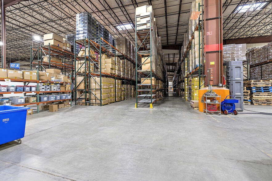 More Photos Of 4333-4335 W Fort St, Detroit Distribution For Lease