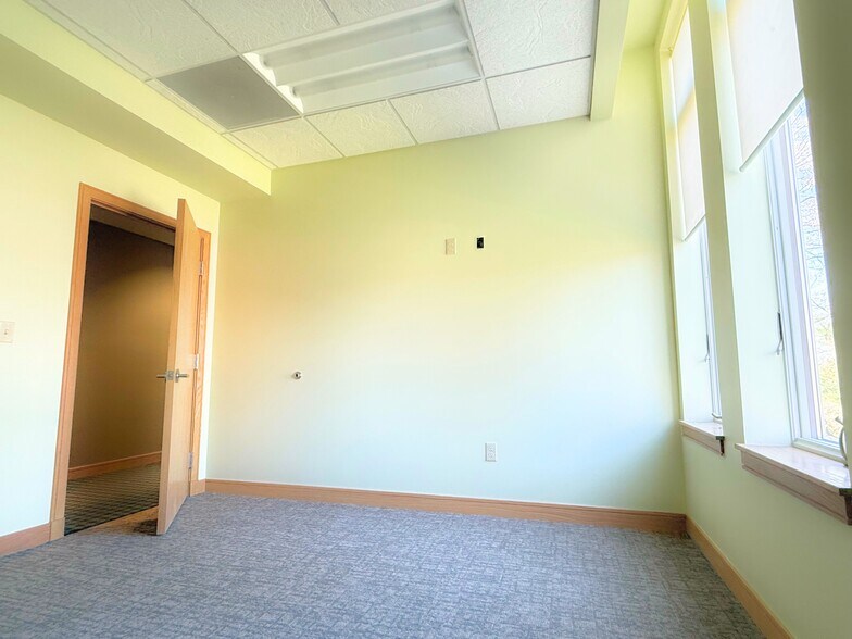 More Photos Of 3515 Coolidge Rd, East Lansing Medical For Lease