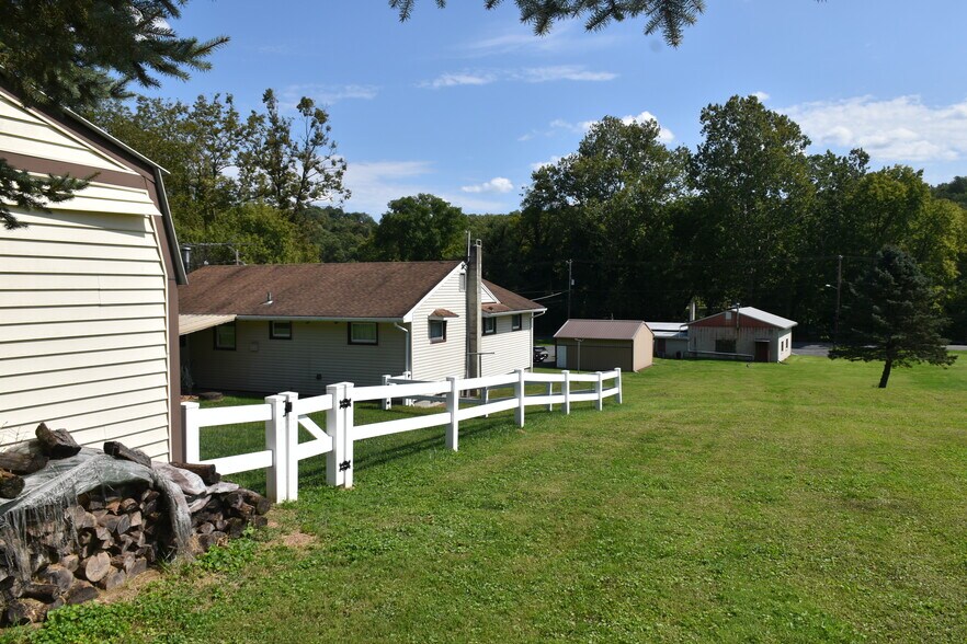 More Photos Of 4592 S Delaware Dr, Easton Auto Repair For Sale