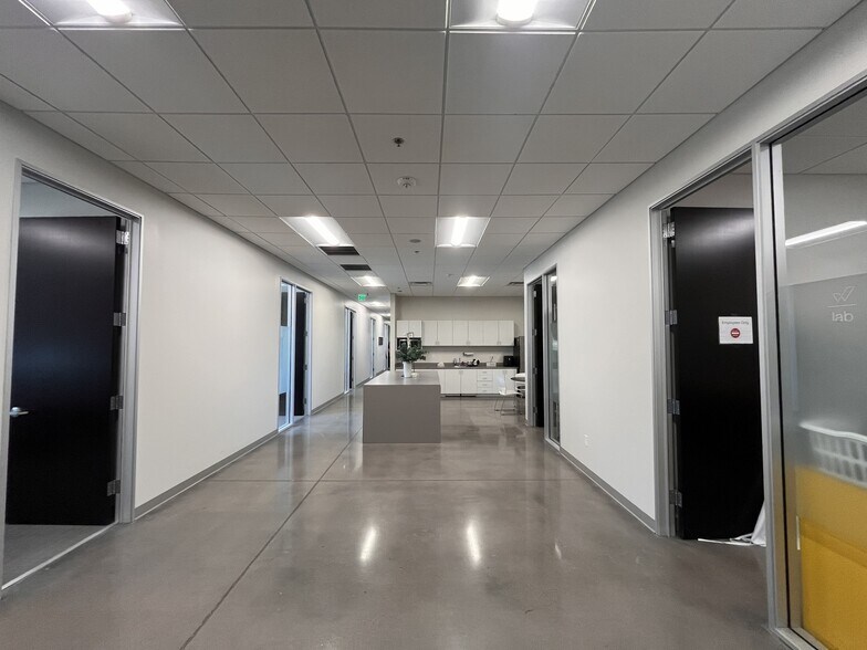 More Photos Of 2425 S Stearman Dr, Chandler Office For Lease