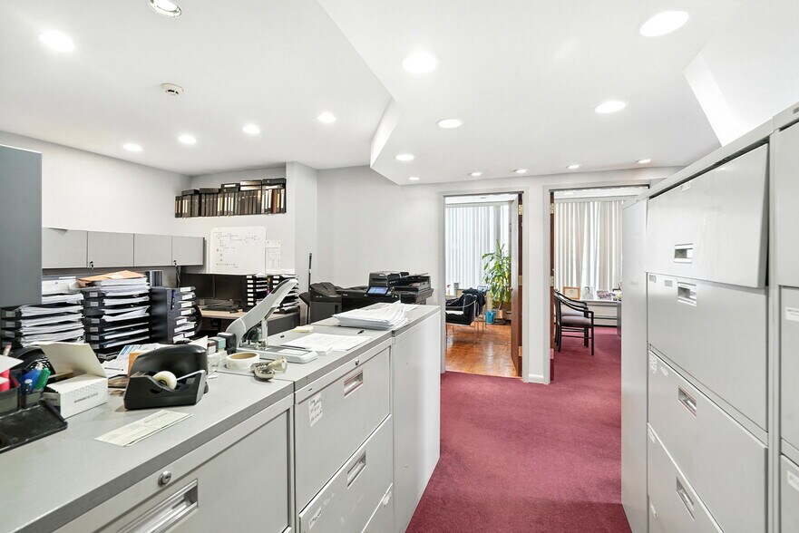 More Photos Of 158 Grand St, White Plains Office For Sale