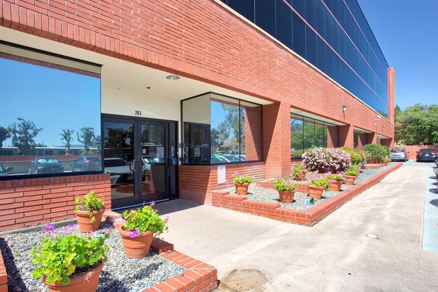 More Photos Of 203 N Golden Circle Dr, Santa Ana Office For Lease