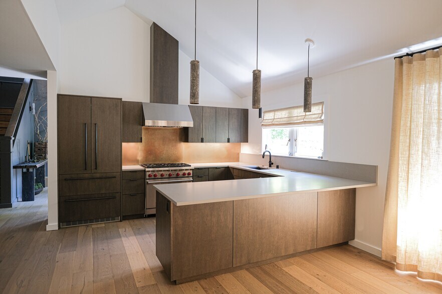 More Photos Of 5932 California Ave SW, Seattle Office Residential For Sale