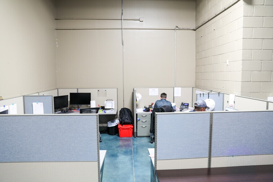 More Photos Of , Alpharetta Flex For Sale