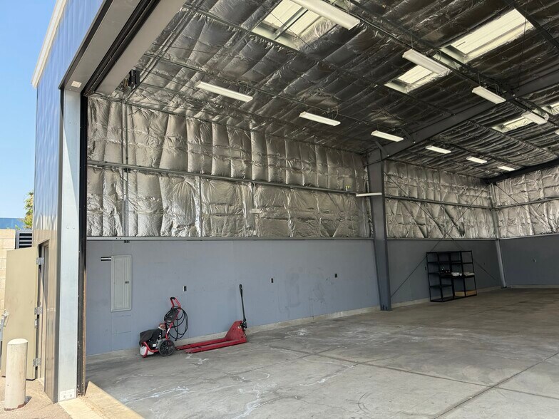 More Photos Of 2940 N Hollywood Way, Burbank Land For Lease