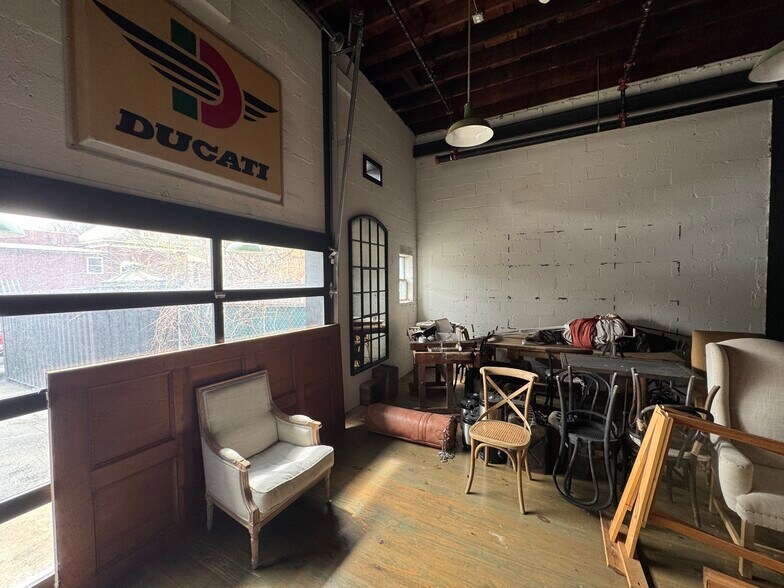 More Photos Of 414 Northampton St, Easton Restaurant For Lease