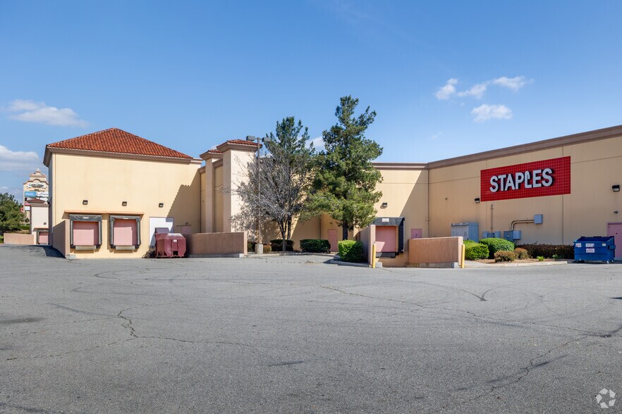 More Photos Of Hwy 60 @ I-215, Riverside Unknown For Lease