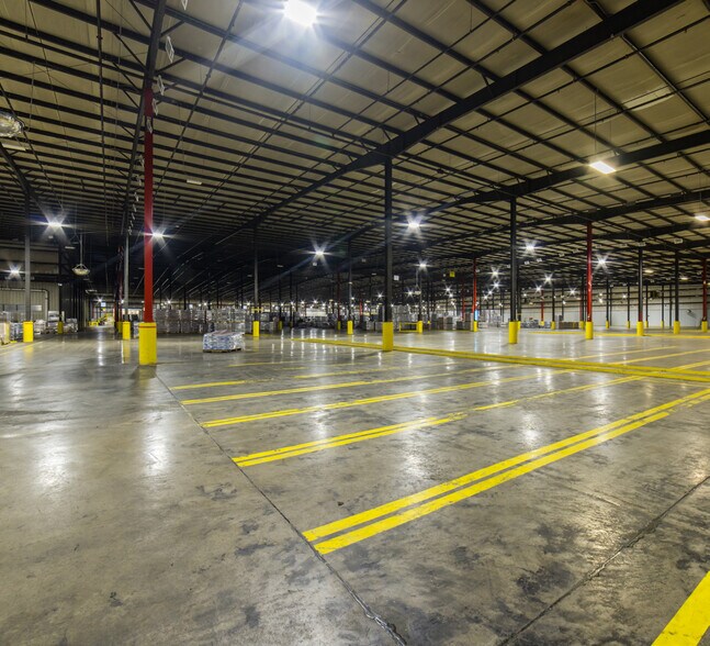 More Photos Of 1700 E Quarter Rd, Siloam Springs Manufacturing For Lease