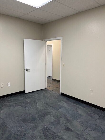 More Photos Of 11601 Pellicano Dr, El Paso Unknown For Lease