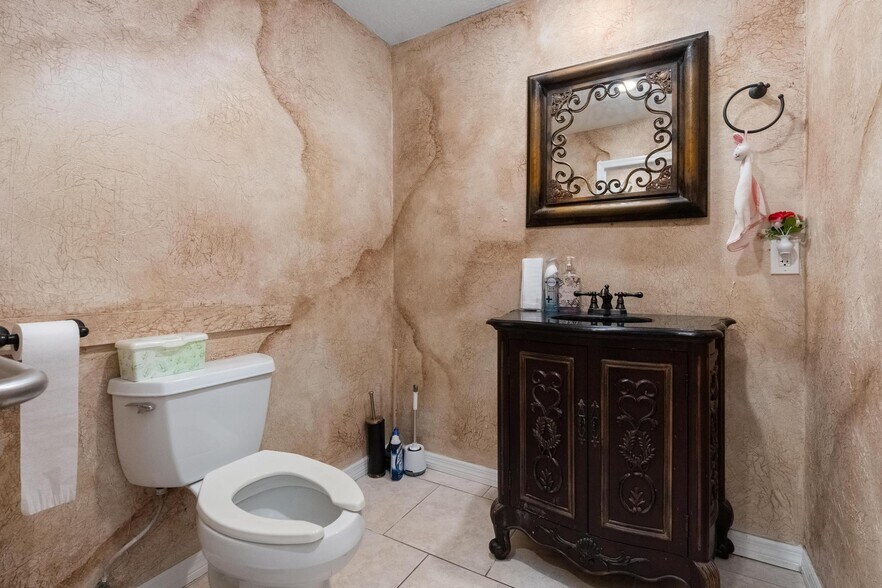 More Photos Of 4900 N 33rd Ave, Saint Petersburg Medical For Sale