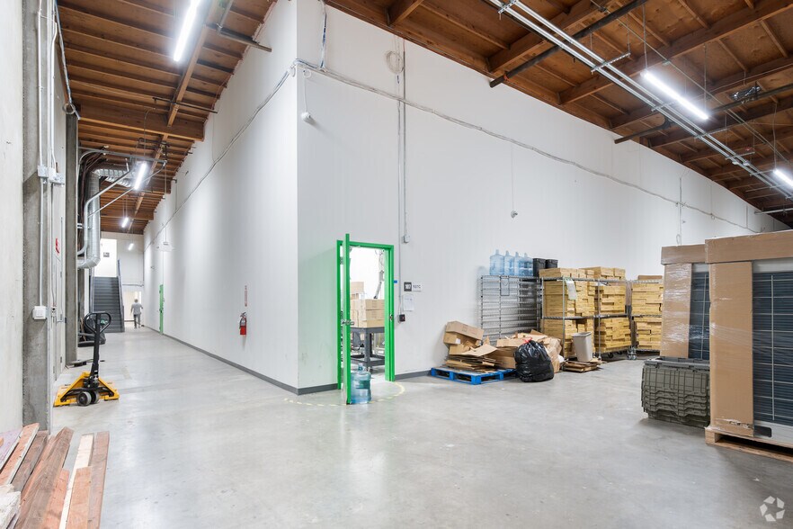 More Photos Of 414-420 Lesser St, Oakland Warehouse For Sale