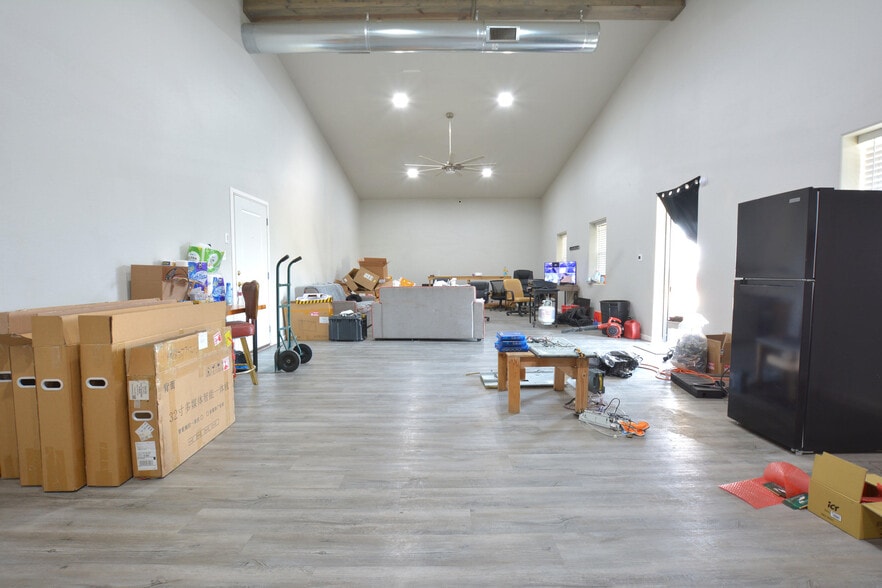 More Photos Of 1511 Private Road 7325, Lubbock Warehouse For Sale