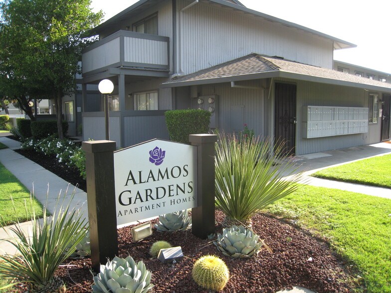 More Photos Of 2205 Peach Ave, Clovis Apartments For Sale