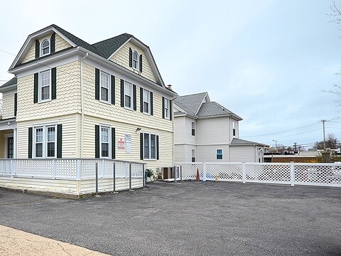 More Photos Of 17 S Maryland Ave, Port Washington Loft Creative Space For Sale