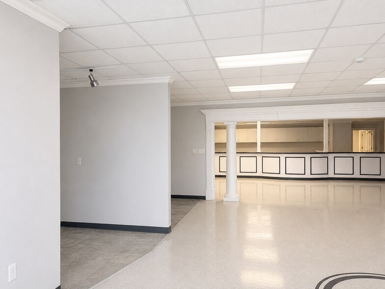 More Photos Of 1700 N Kentucky Ave, Evansville Manufacturing For Lease